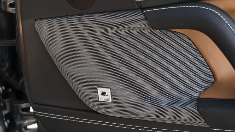 Детали интерьера Ferrari GTC4Lusso 2016 года  (AU) (фото 28 из 32)